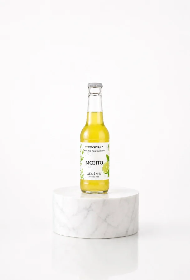 Bouteille T’COCKTAILS Mojito sur un petit socle en marbre blanc